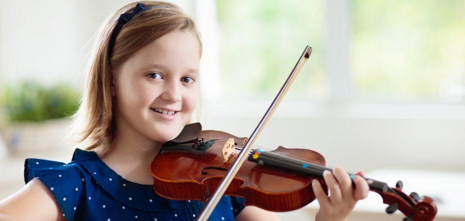 Child,Playing,Violin.,Remote,Learning,From,Home.,Arts,For,Kid.